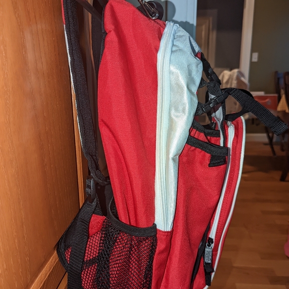 Louisville Slugger Softball Large Backpack Expandable Red White Travel equipment - Picture 12 of 14